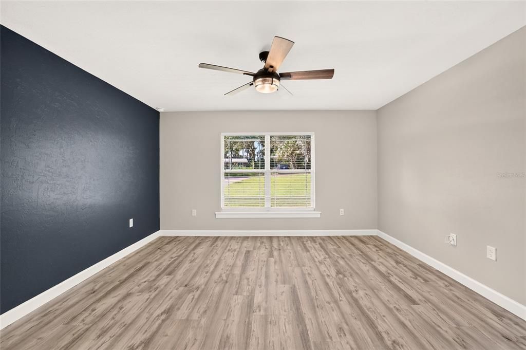 For Sale: $299,900 (3 beds, 2 baths, 1519 Square Feet)