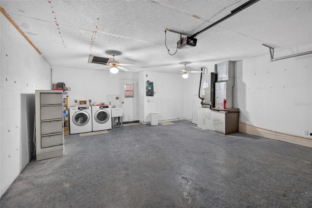 For Sale: $114,900 (2 beds, 2 baths, 1571 Square Feet)