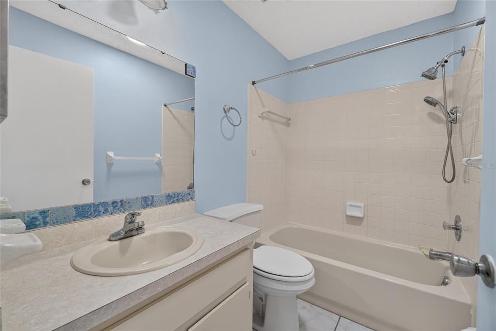 For Sale: $114,900 (2 beds, 2 baths, 1571 Square Feet)