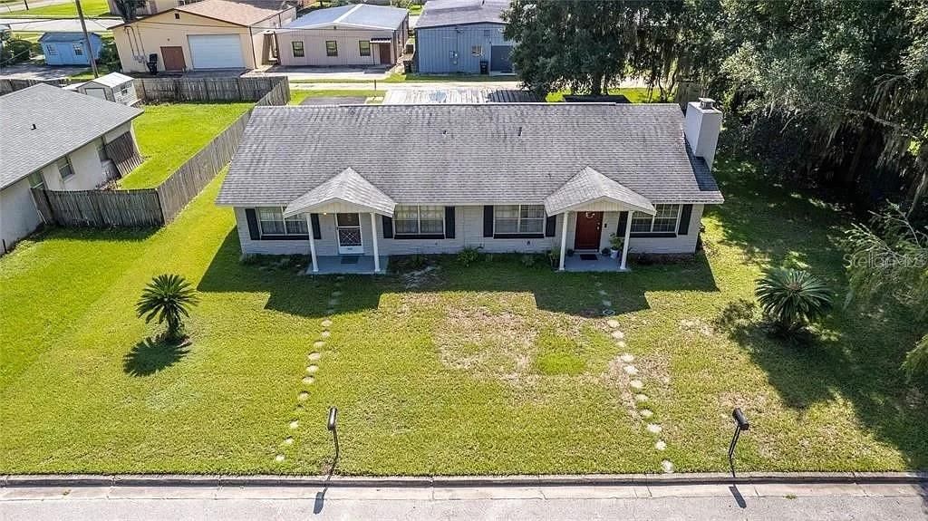 For Sale: $375,000 (4 beds, 0 baths, 1938 Square Feet)