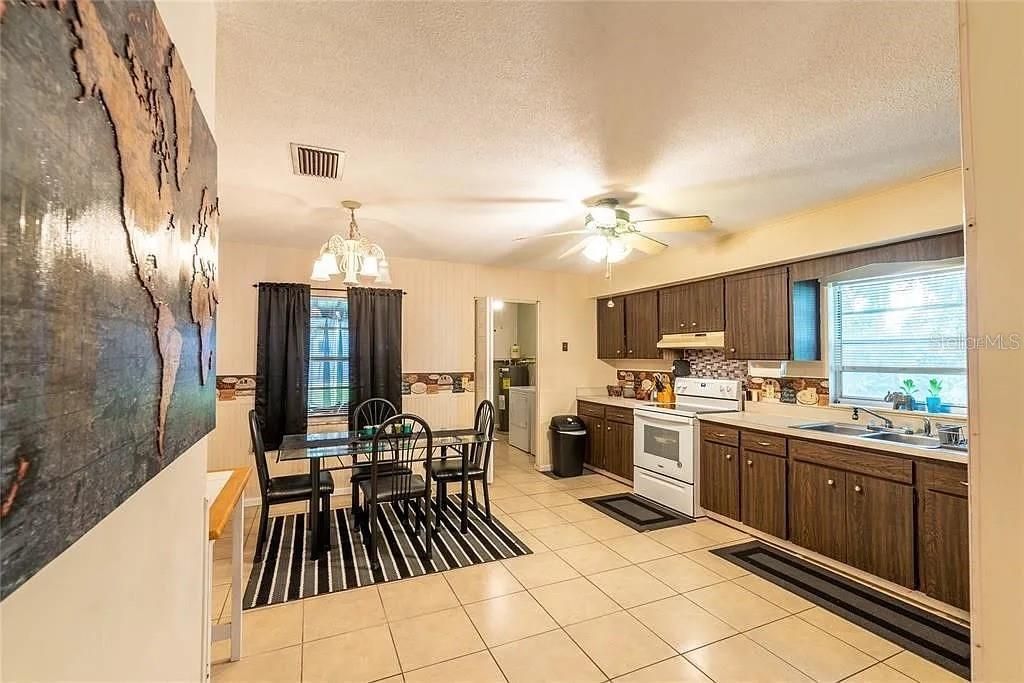 For Sale: $375,000 (4 beds, 0 baths, 1938 Square Feet)