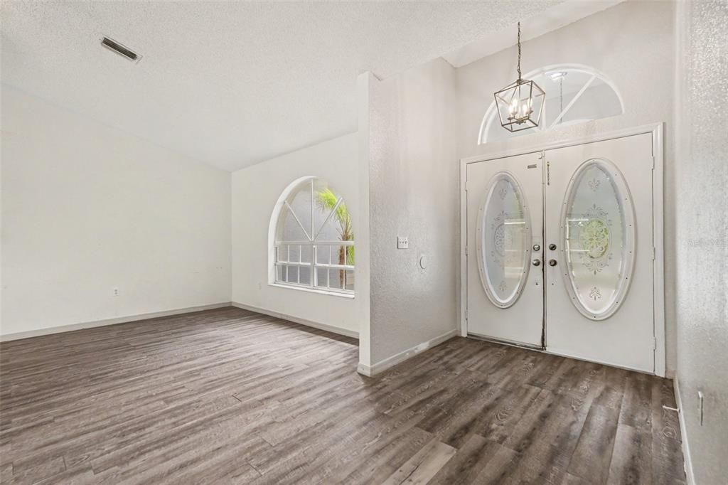 For Sale: $370,000 (3 beds, 2 baths, 1806 Square Feet)