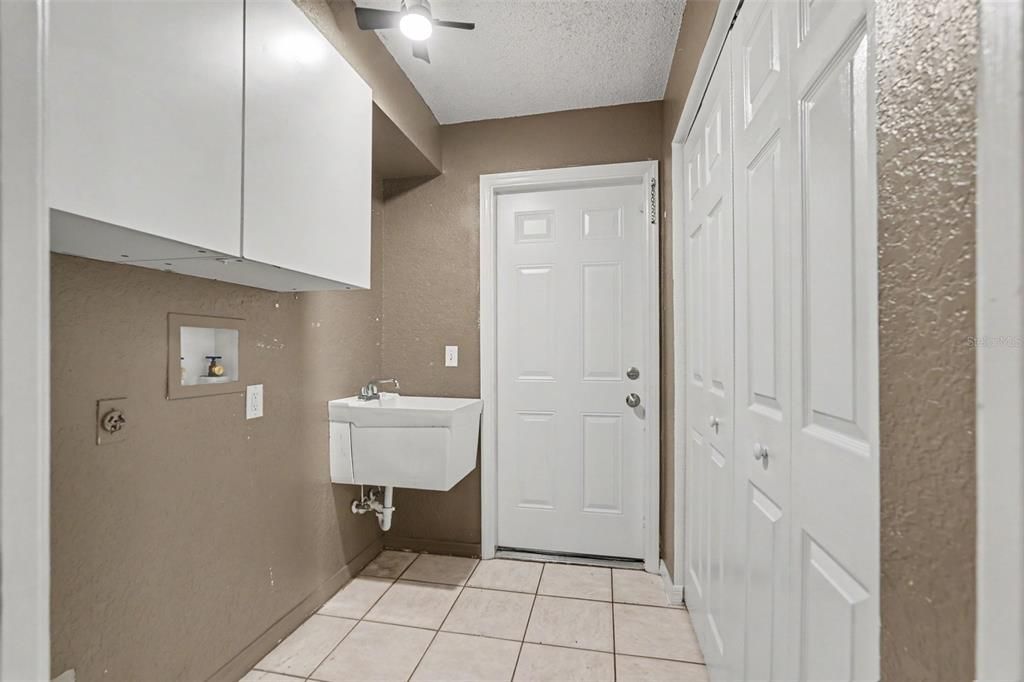 For Sale: $370,000 (3 beds, 2 baths, 1806 Square Feet)