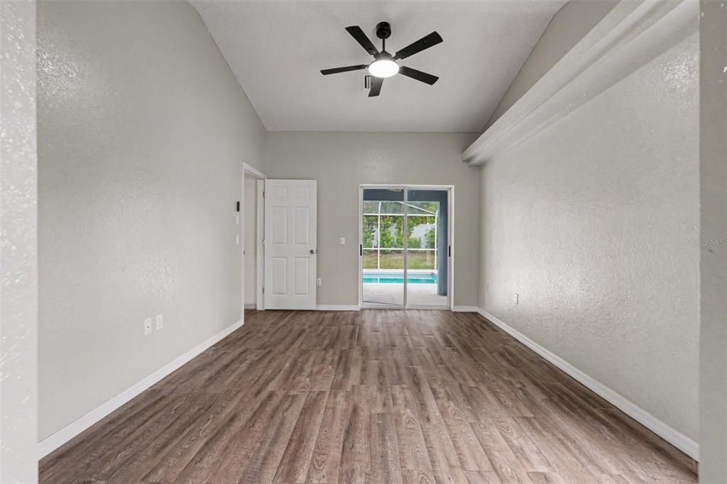 For Sale: $370,000 (3 beds, 2 baths, 1806 Square Feet)