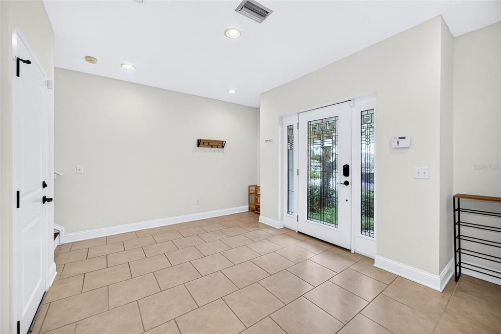 For Rent: $4,500 (2 beds, 2 baths, 2024 Square Feet)