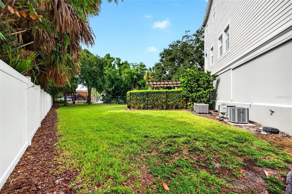 For Rent: $4,500 (2 beds, 2 baths, 2024 Square Feet)