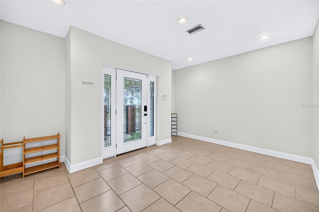 For Rent: $4,500 (2 beds, 2 baths, 2024 Square Feet)