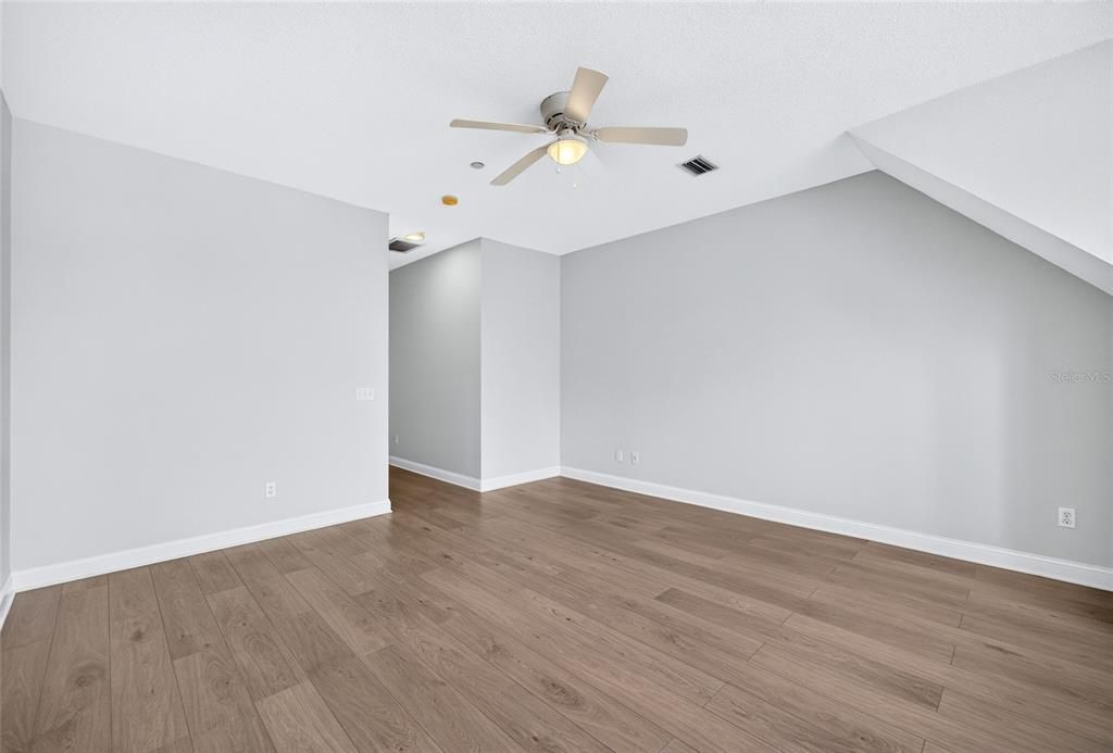 For Rent: $4,500 (2 beds, 2 baths, 2024 Square Feet)