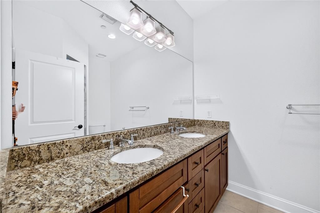 For Rent: $4,500 (2 beds, 2 baths, 2024 Square Feet)