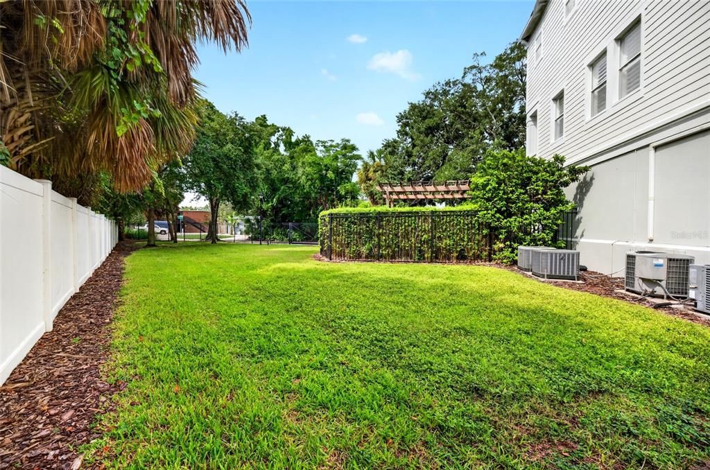 For Rent: $4,500 (2 beds, 2 baths, 2024 Square Feet)