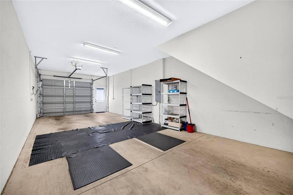 For Rent: $4,500 (2 beds, 2 baths, 2024 Square Feet)