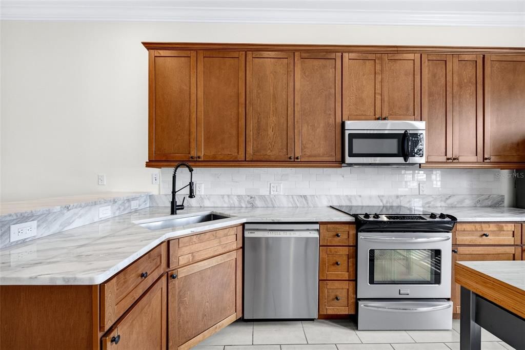 For Rent: $4,500 (2 beds, 2 baths, 2024 Square Feet)