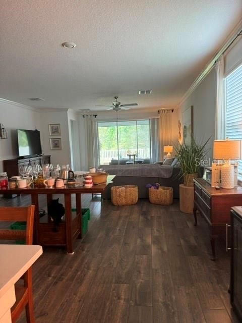 For Rent: $2,500 (3 beds, 2 baths, 2114 Square Feet)