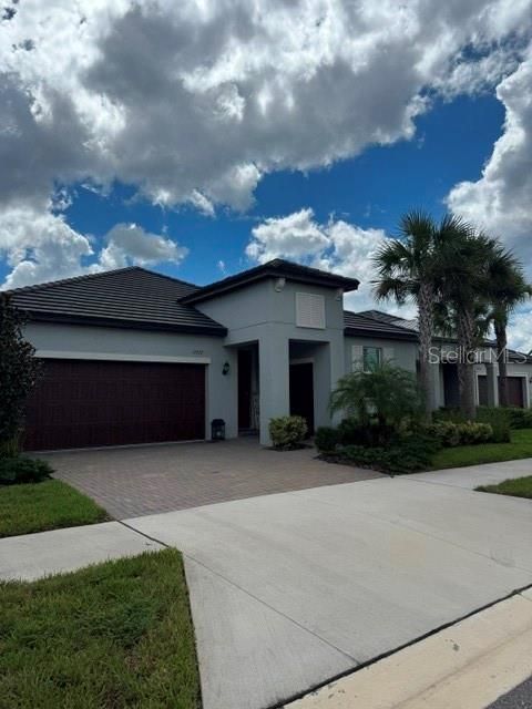 For Rent: $2,500 (3 beds, 2 baths, 2114 Square Feet)