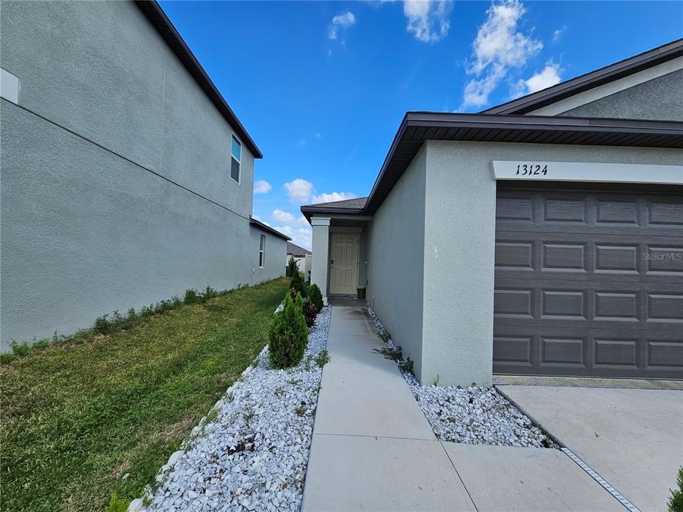 For Rent: $2,800 (4 beds, 2 baths, 1841 Square Feet)