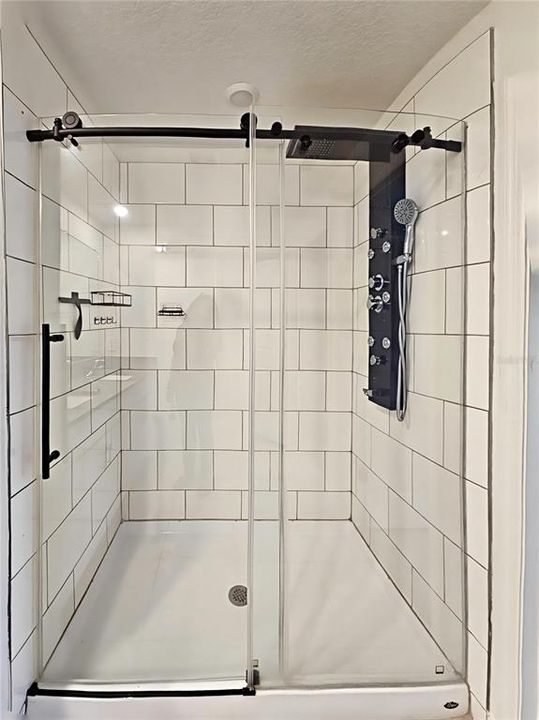 For Rent: $2,800 (4 beds, 2 baths, 1841 Square Feet)
