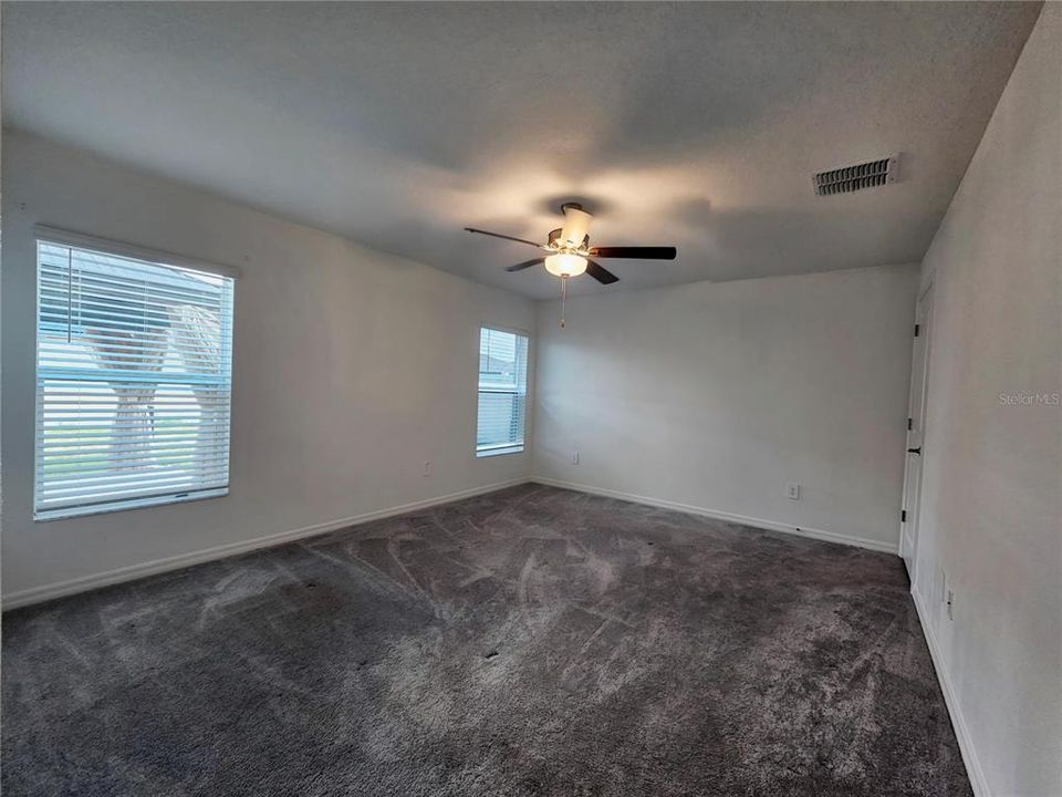 For Rent: $2,800 (4 beds, 2 baths, 1841 Square Feet)