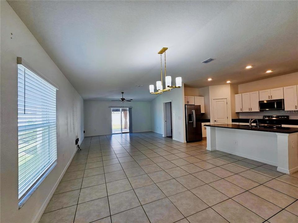 For Rent: $2,800 (4 beds, 2 baths, 1841 Square Feet)