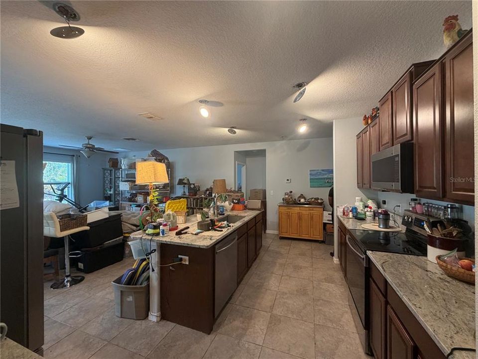 For Sale: $415,000 (6 beds, 3 baths, 3362 Square Feet)