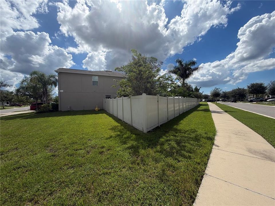 For Sale: $415,000 (6 beds, 3 baths, 3362 Square Feet)