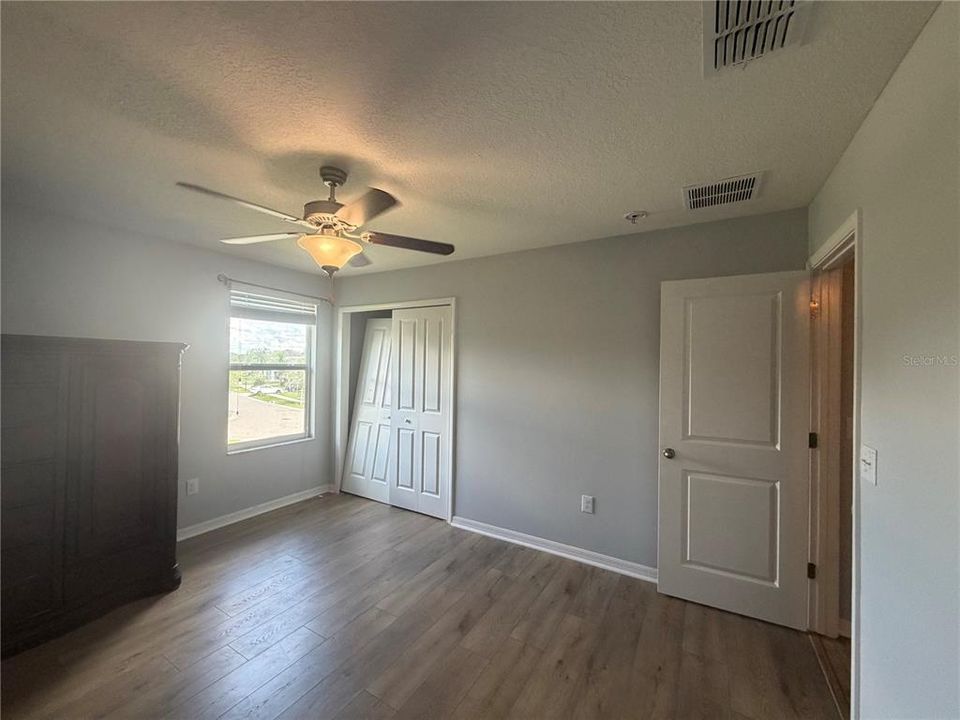 For Sale: $415,000 (6 beds, 3 baths, 3362 Square Feet)