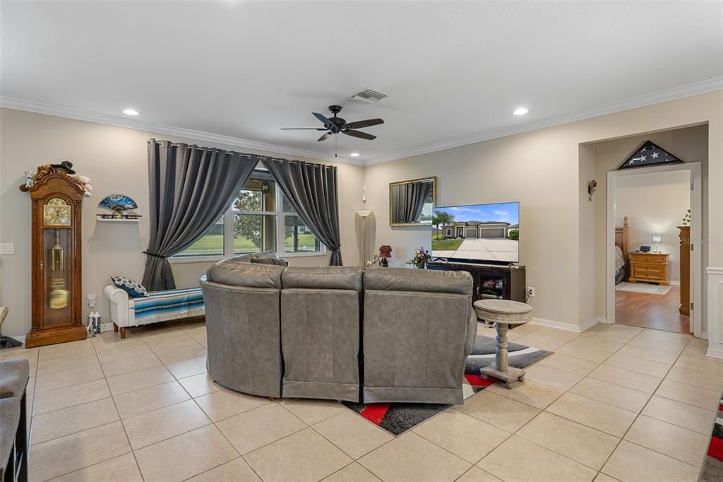 For Sale: $445,000 (4 beds, 3 baths, 2313 Square Feet)
