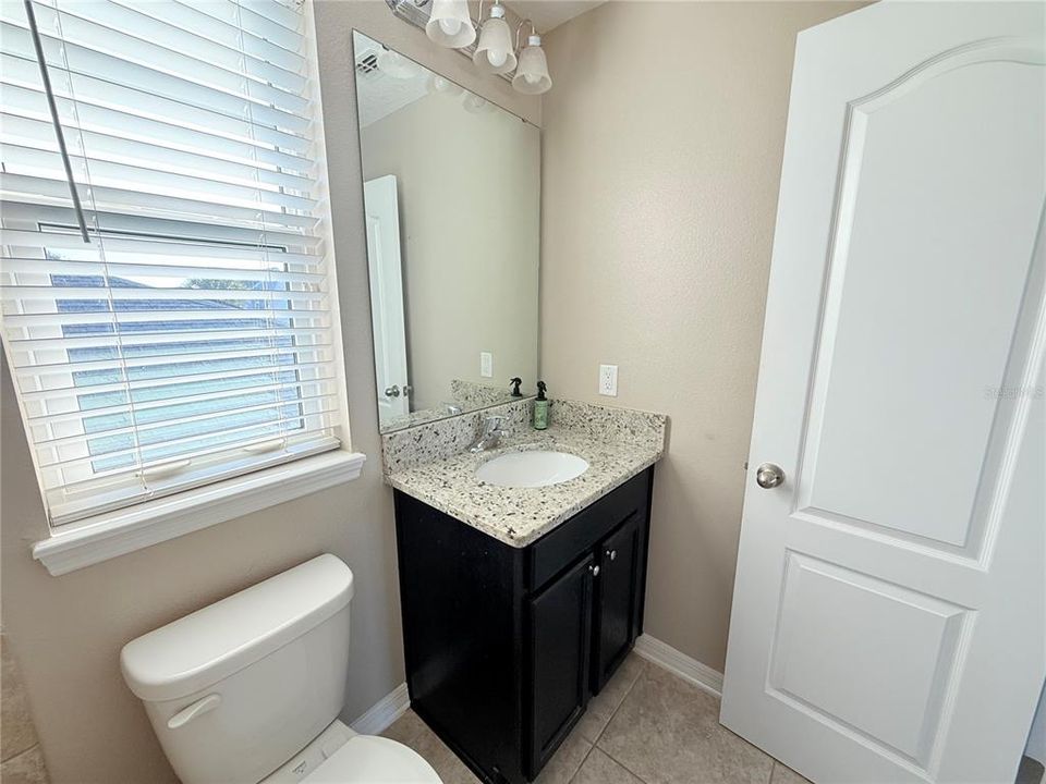 For Rent: $1,800 (1 beds, 1 baths, 900 Square Feet)