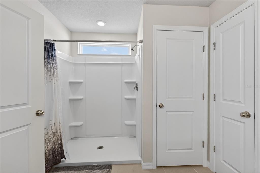 For Sale: $375,000 (4 beds, 2 baths, 2626 Square Feet)