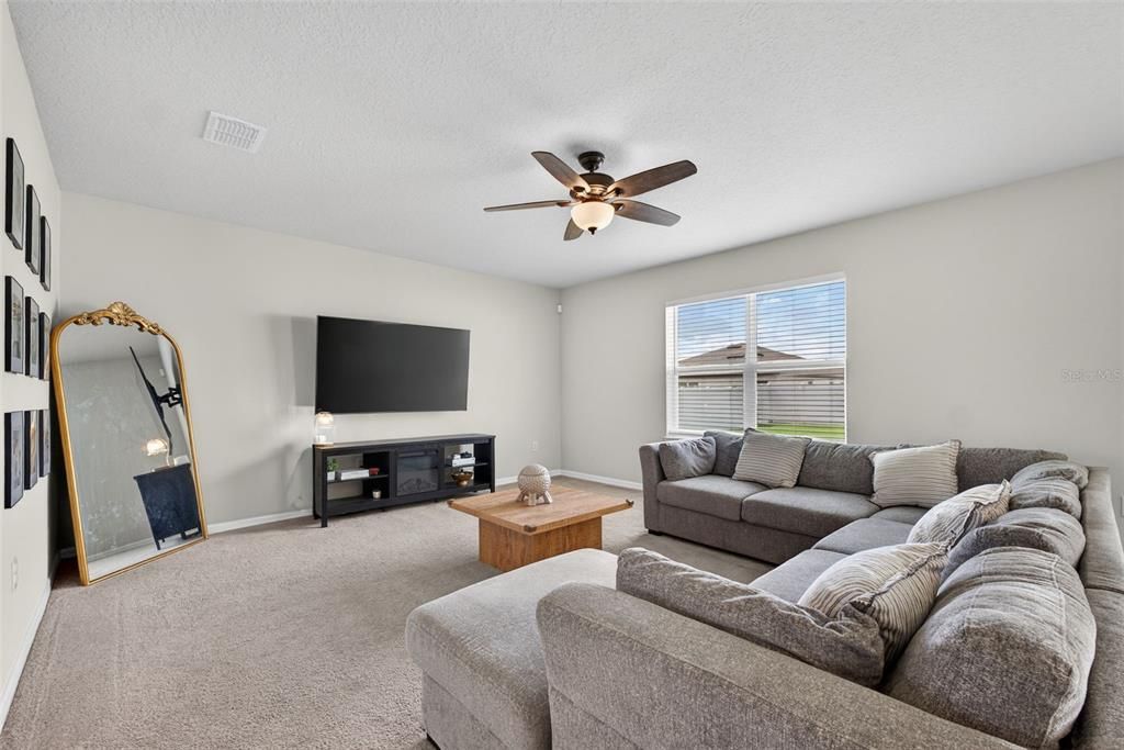 For Sale: $375,000 (4 beds, 2 baths, 2626 Square Feet)