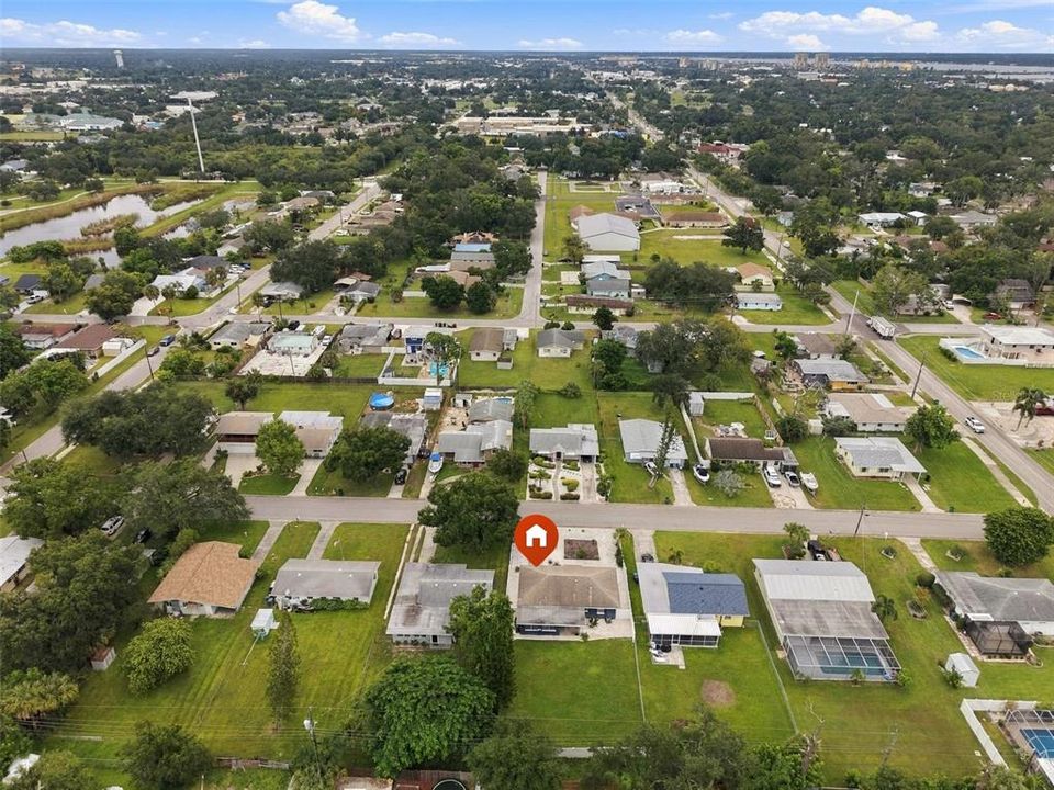 For Sale: $250,000 (2 beds, 1 baths, 1035 Square Feet)