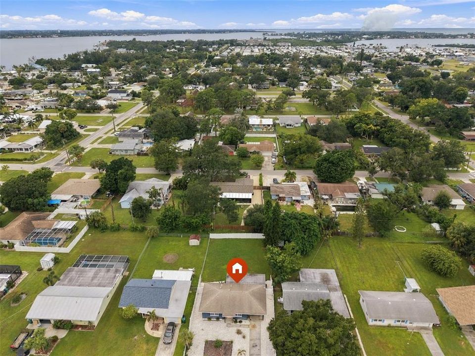 For Sale: $250,000 (2 beds, 1 baths, 1035 Square Feet)