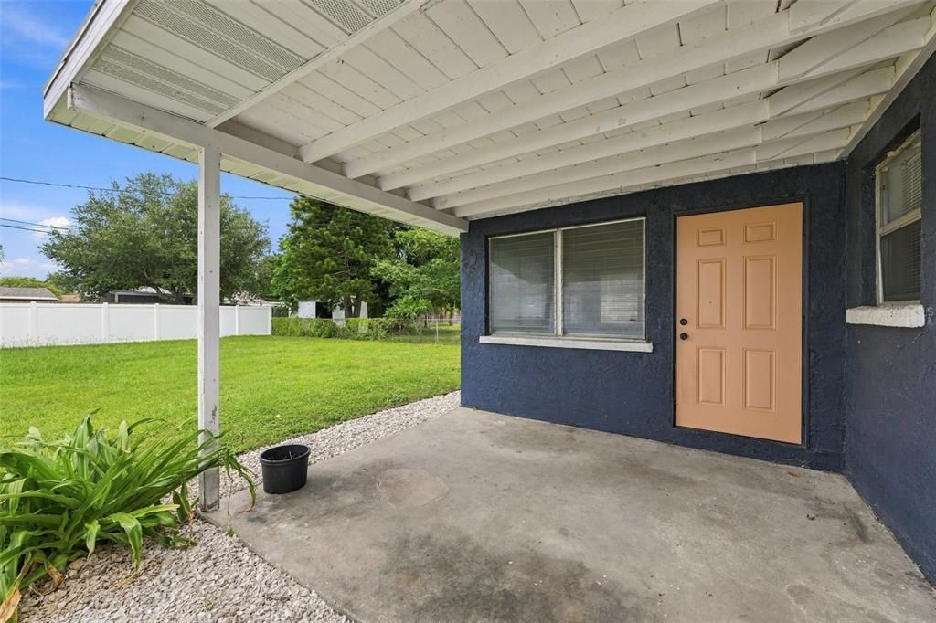 For Sale: $250,000 (2 beds, 1 baths, 1035 Square Feet)