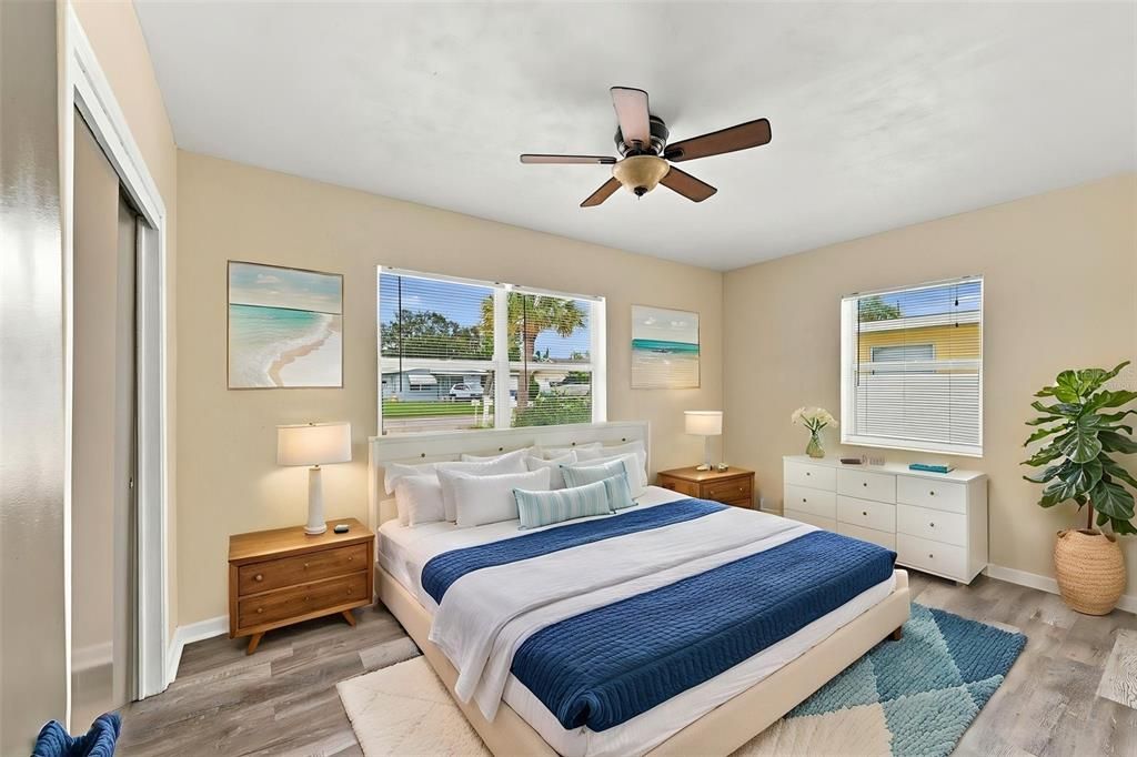 For Sale: $250,000 (2 beds, 1 baths, 1035 Square Feet)