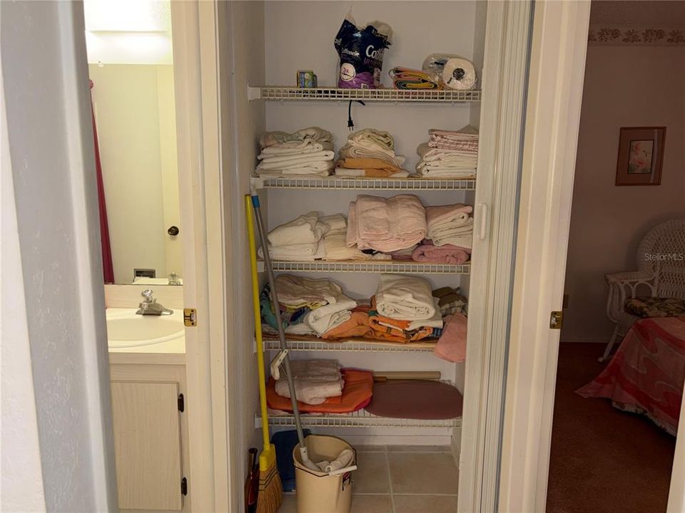 For Sale: $168,000 (2 beds, 2 baths, 935 Square Feet)