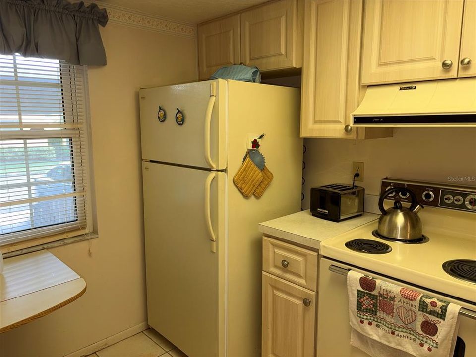 For Sale: $168,000 (2 beds, 2 baths, 935 Square Feet)