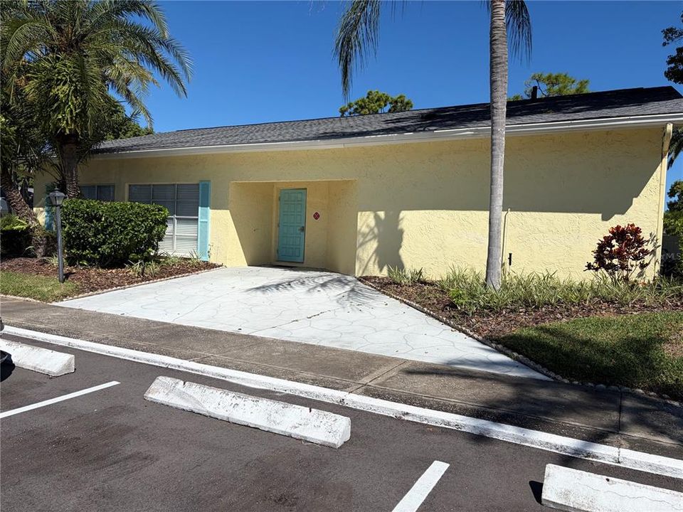 For Sale: $168,000 (2 beds, 2 baths, 935 Square Feet)