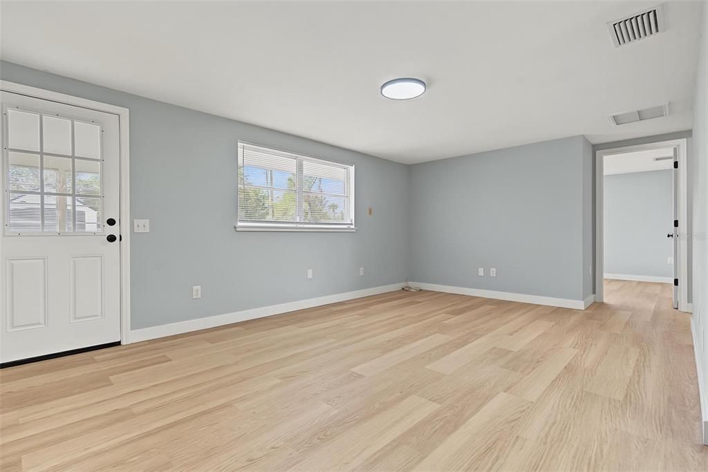 На продажу: $299,900 (3 спален, 2 ванн, 1154 Квадратных фут)