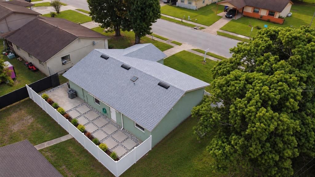 For Rent: $2,190 (3 beds, 2 baths, 1375 Square Feet)