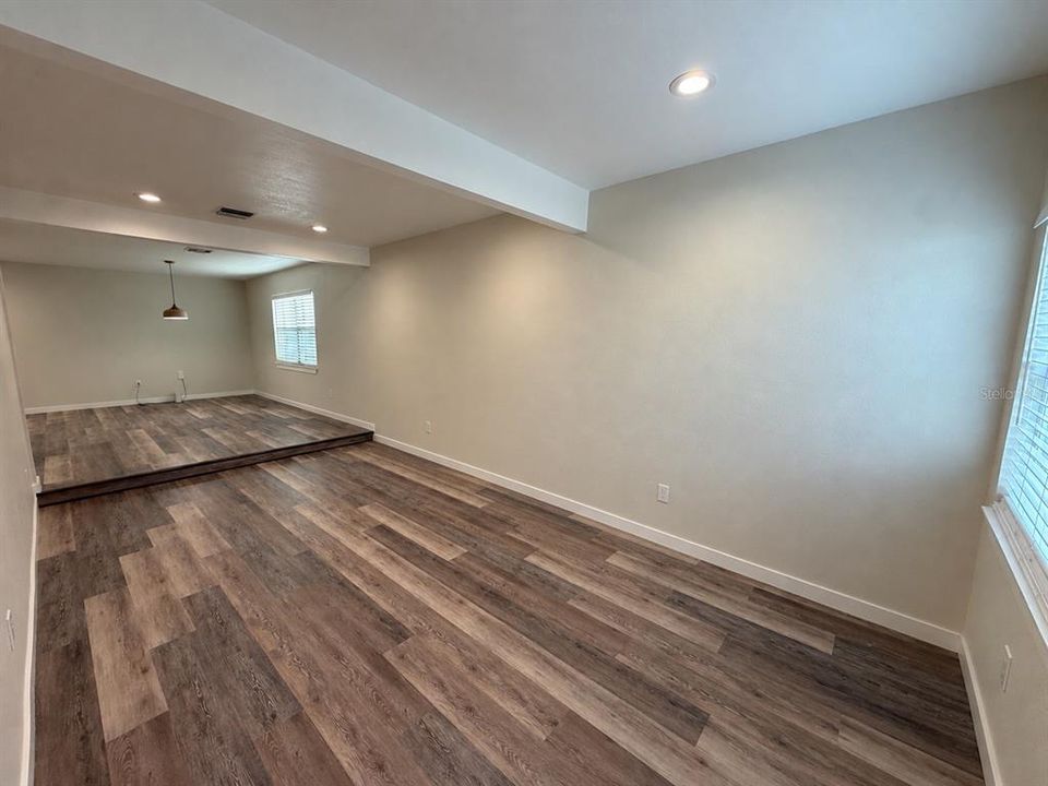 For Rent: $2,190 (3 beds, 2 baths, 1375 Square Feet)