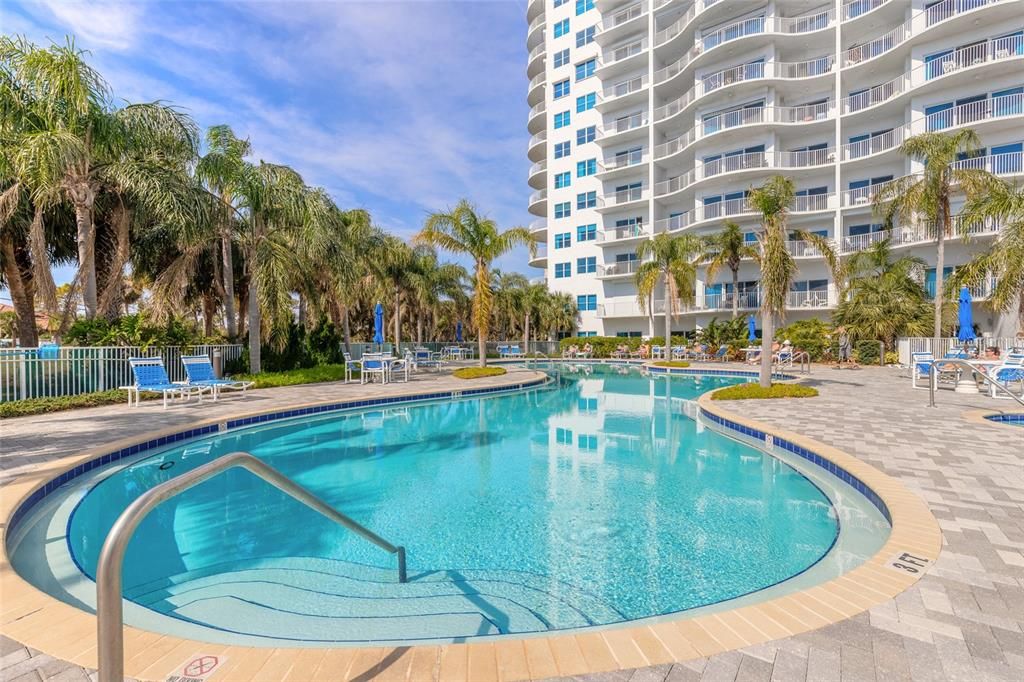 For Sale: $700,000 (3 beds, 3 baths, 2480 Square Feet)