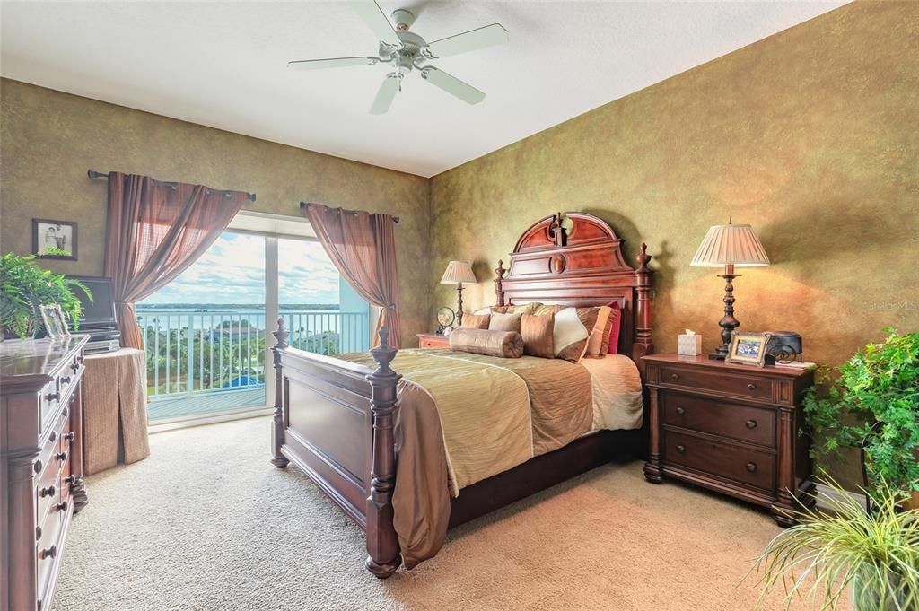 For Sale: $700,000 (3 beds, 3 baths, 2480 Square Feet)