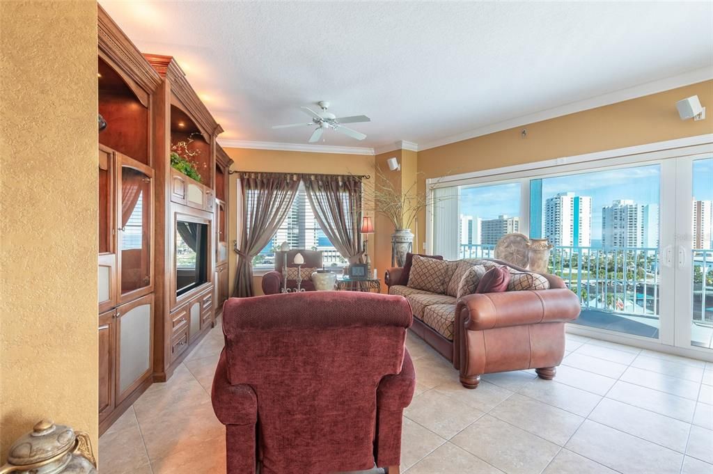 For Sale: $700,000 (3 beds, 3 baths, 2480 Square Feet)