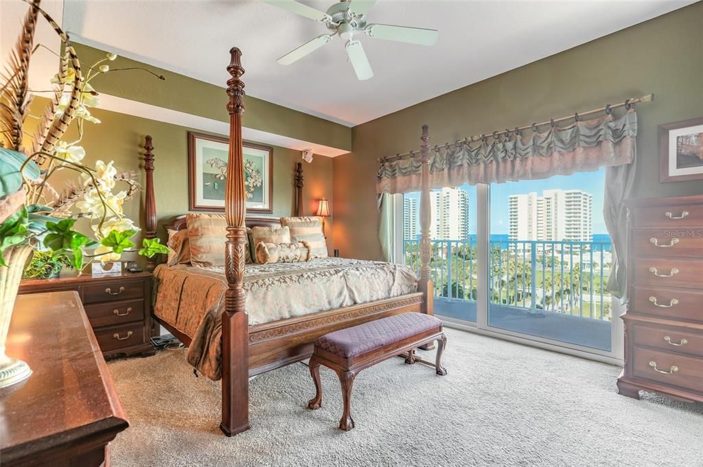 For Sale: $700,000 (3 beds, 3 baths, 2480 Square Feet)
