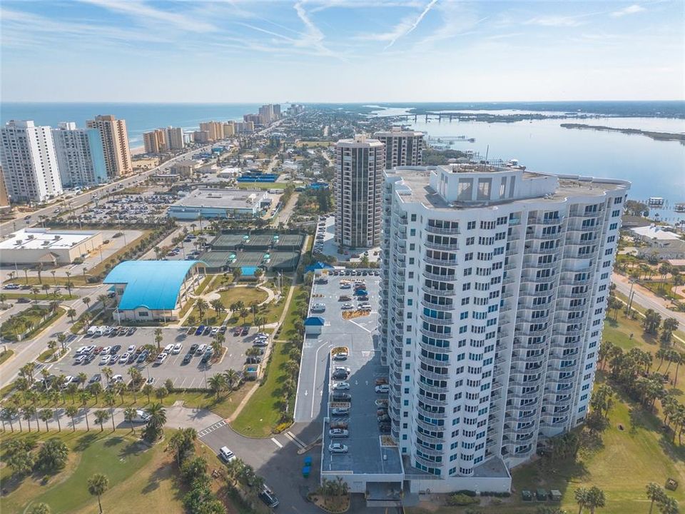 For Sale: $700,000 (3 beds, 3 baths, 2480 Square Feet)