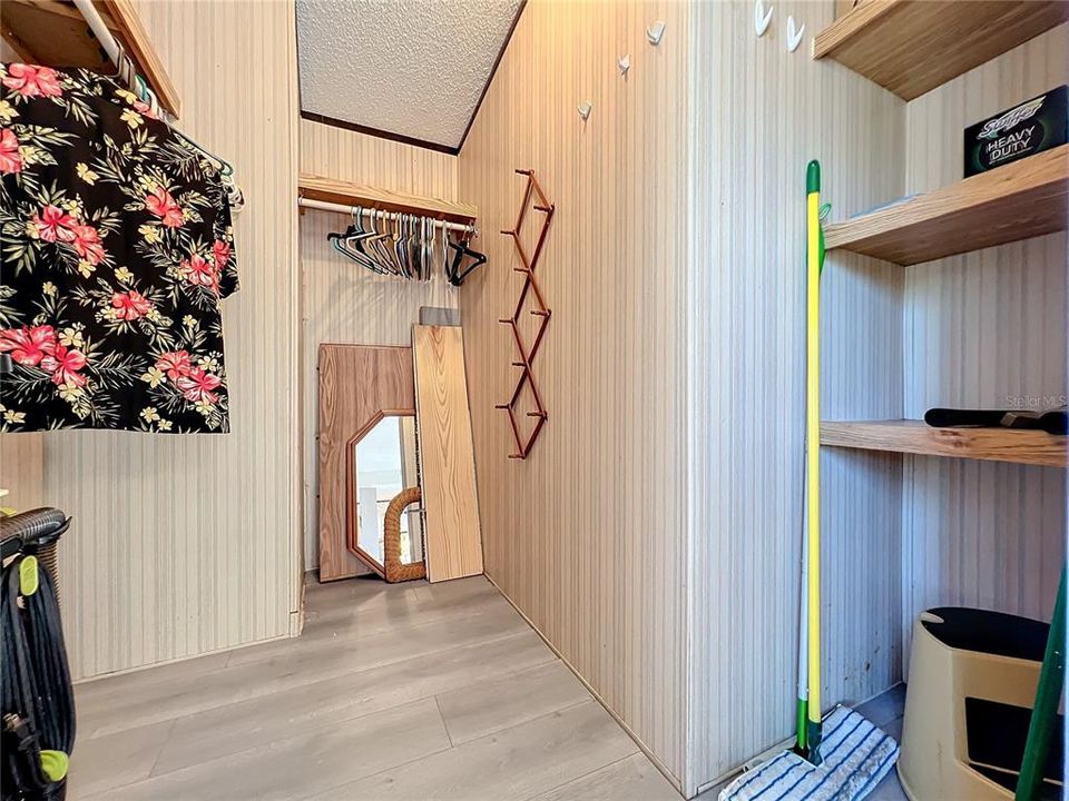 For Sale: $224,900 (2 beds, 2 baths, 1080 Square Feet)