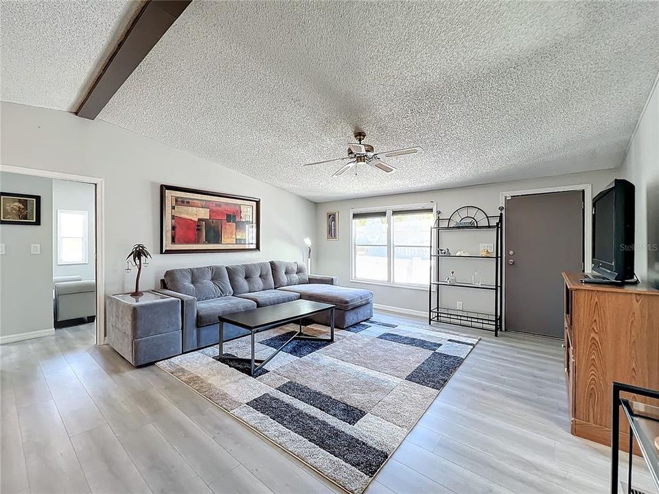 For Sale: $224,900 (2 beds, 2 baths, 1080 Square Feet)