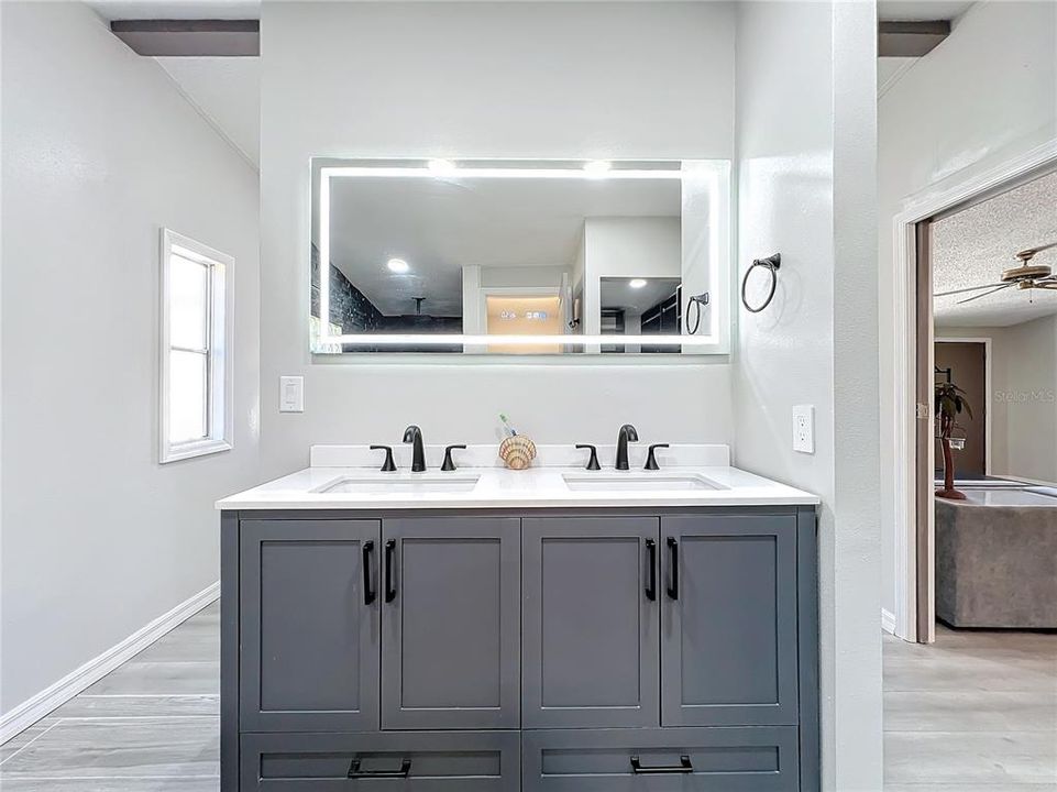 For Sale: $224,900 (2 beds, 2 baths, 1080 Square Feet)