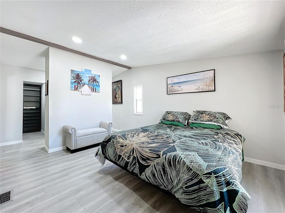 For Sale: $224,900 (2 beds, 2 baths, 1080 Square Feet)