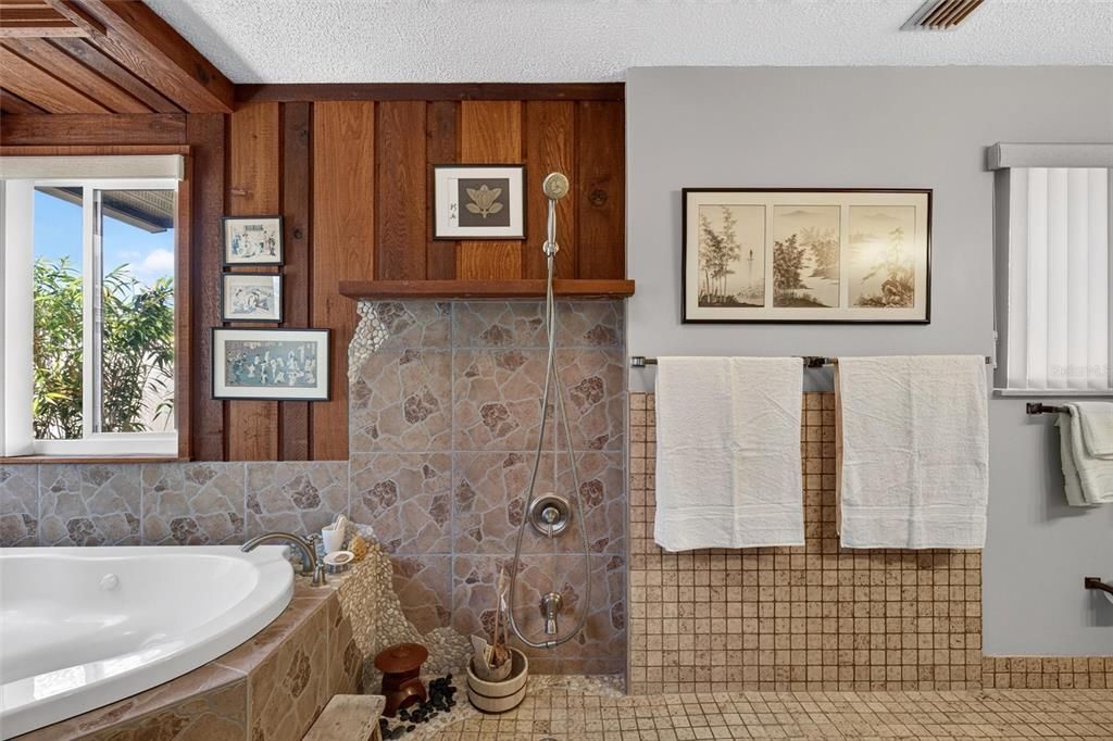 For Sale: $819,900 (3 beds, 2 baths, 1568 Square Feet)
