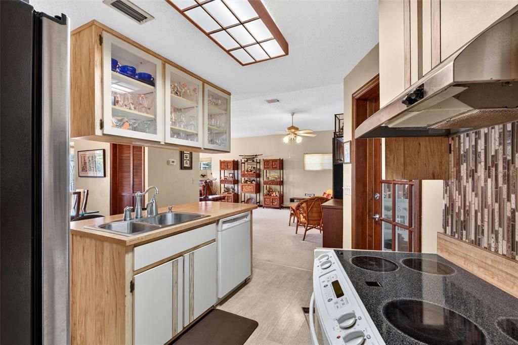 For Sale: $819,900 (3 beds, 2 baths, 1568 Square Feet)